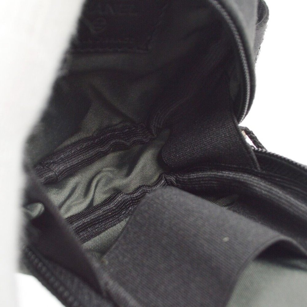 Authenticity Guaranteed Chanel Sports Line Leg Bag Pouch Black Green Nylon - Picture 6 of 10